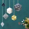 Mobile MI-KO collaboration Oko le petit Atelier & Millimetree, suspension polyèdres géométrique noir et blanc origami sérigraphie